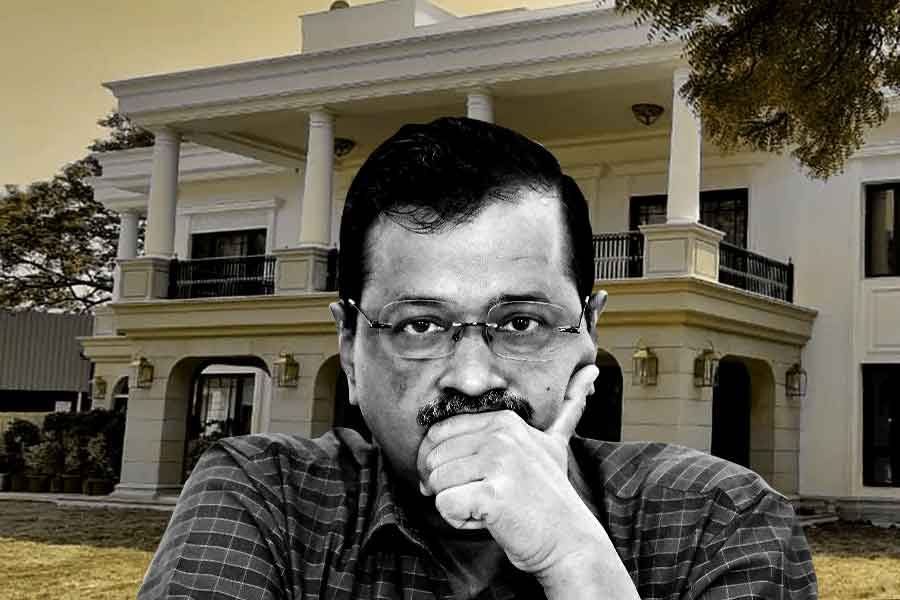 কী হবে কেজরিওয়ালের শিশমহলের ভবিষ্যৎ? রাজনৈতিক কৌশল খুঁজতে মোদির ভরসায় বিজেপি