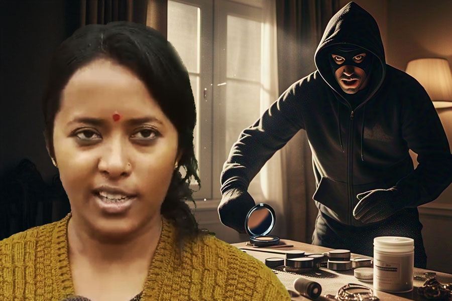 ‘ঘড়ি-ক্যামেরা-টাকা গেছে যাক! ফেসওয়াশ কেন নেবে?’ মহাকুম্ভ থেকে ফিরেই চোরের উপর রেগে কাঁই হুগলির বধূ