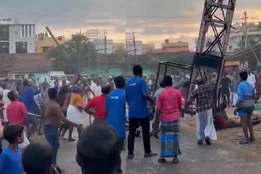 চার্চে উৎসবের প্রস্তুতি চলাকালীন বিদ্যুৎপৃষ্ট হয়ে মৃত ৪, আর্থিক সাহায্য স্ট্যালিনের