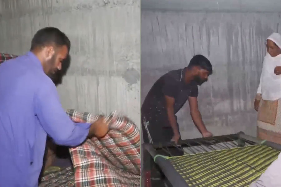 বাঙ্কারের কথা ভুলে গিয়েছিলেন, যুদ্ধের আবহে ‘আশ্রয়’ তৈরি রাখছেন ভূস্বর্গের বাসিন্দারা