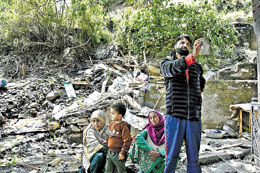 Govt compensation irks Pakistan shelling victims of Jammu and Kashmir border villagers