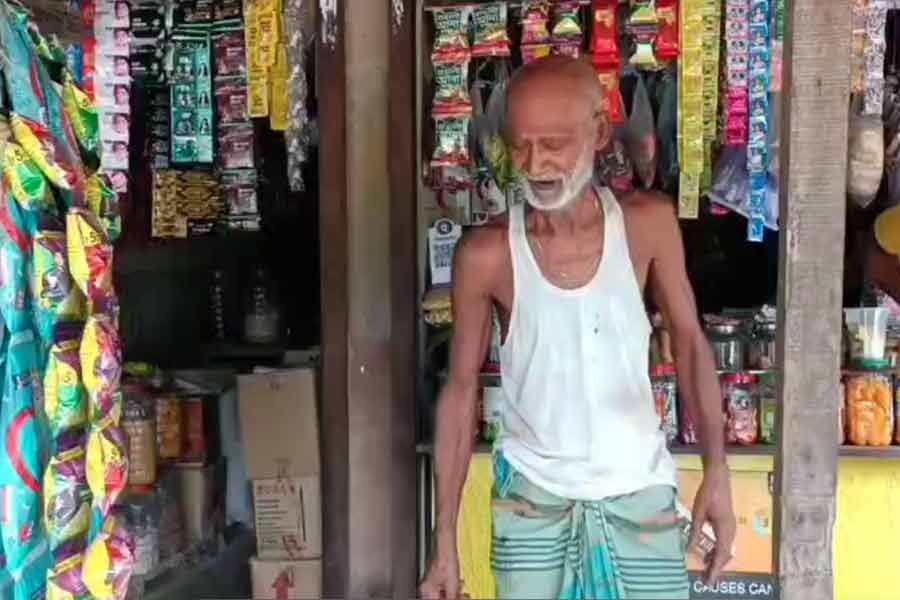 হাবড়ায় বিস্কুট চোর সন্দেহে কিশোরের নাক ফাটাল দোকানি! টাকার বিনিময়ে ধামাচাপা দেওয়ার ‘চাপ’ পুলিশের