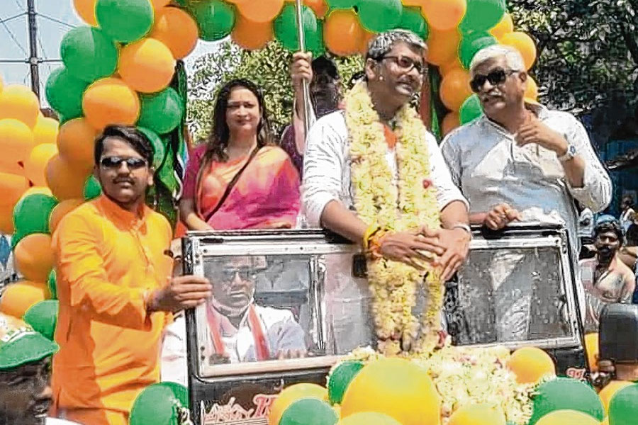 Tapas Chattopadhyay and Arup Roy support Srinjoy Bose for upcoming Mohun Bagan election