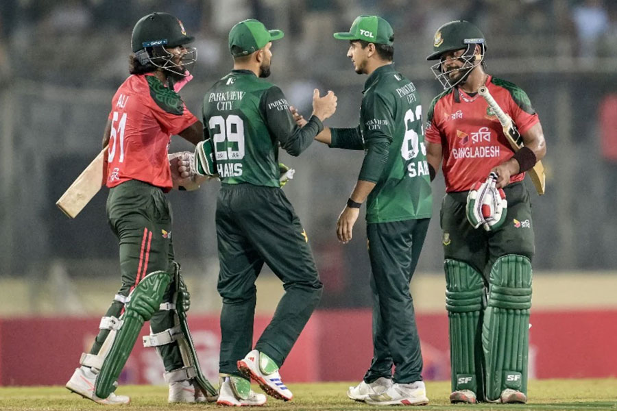 বাংলাদেশের কাছেও টি-২০ সিরিজে লজ্জার হার পাকিস্তানের, ‘এটাও বাবরের দোষ?’, খোঁচা নেটিজেনদের
