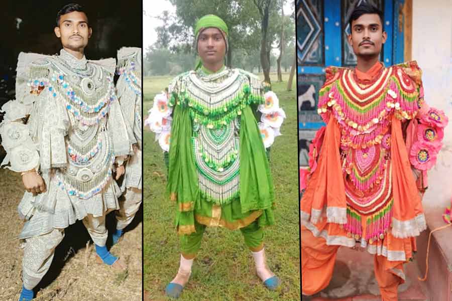 মঞ্চ মাতান দুর্গা-অসুর সেজে, সিভিক ভলান্টিয়ারদের গুণে মুগ্ধ পুরুলিয়া