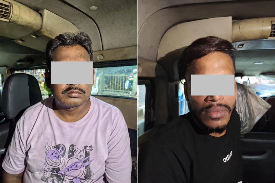 আগ্নেয়াস্ত্র নিয়ে কলকাতায় গঙ্গার ঘাটে ঘোরাফেরা করায় গ্রেপ্তার ২, নাশকতার ছক?