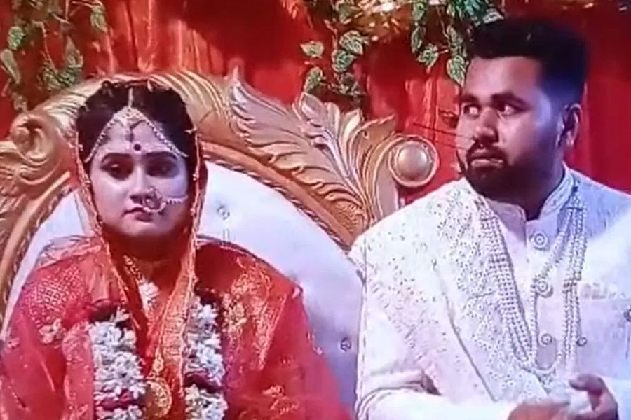 বিয়ের ৪ মাসের মধ্যেই তরুণীর রহস্যমৃত্যু! আত্মহত্যা নাকি খুন?