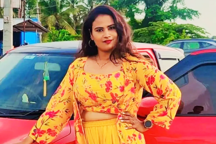 বিবাহ বহির্ভূত সম্পর্কে জড়িয়েছেন স্ত্রী! সন্দেহের বশে অভিনেত্রীকে কোপানোর অভিযোগ স্বামীর বিরুদ্ধে