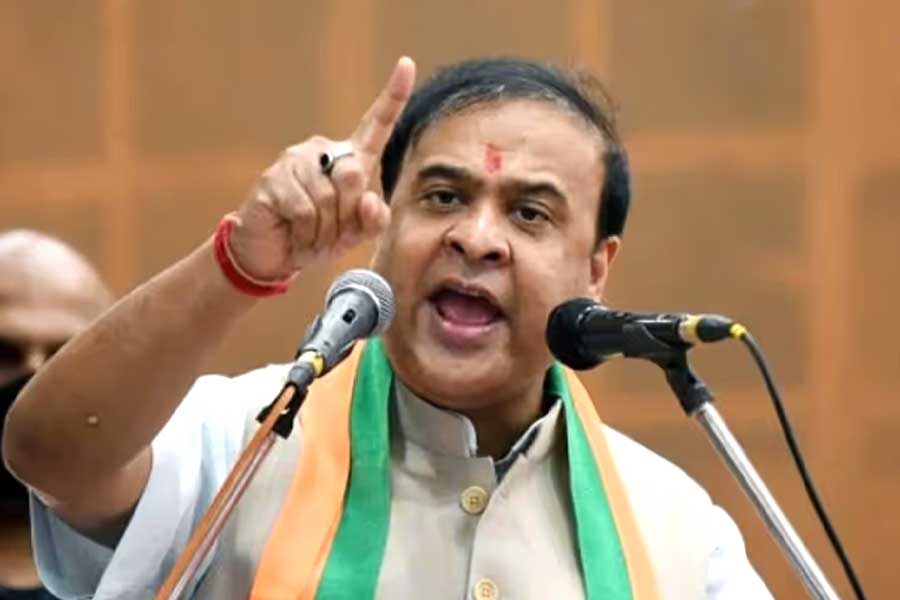 শুধু মুসলিম অনুপ্রবেশকারীদের বিরুদ্ধে নয়, মামলা অমুসলিমদের বিরুদ্ধেও! বিভ্রান্তি উড়িয়ে জানালেন হিমন্ত