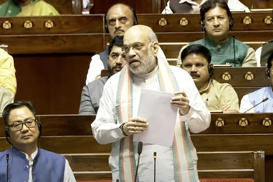 সিঁদুর আলোচনায় নেই মোদি, প্রতিবাদে বিরোধীদের ওয়াকআউট, ‘ফাঁকা’ রাজ্যসভায় ভাষণ শাহর