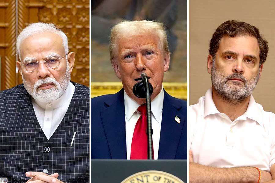 ২৫ বার যুদ্ধবিরতির কৃতিত্ব দাবি ট্রাম্পের, ‘নীরব’ মোদি, রাহুল বললেন, ‘ডাল মে কুছ কালা হ্যায়’