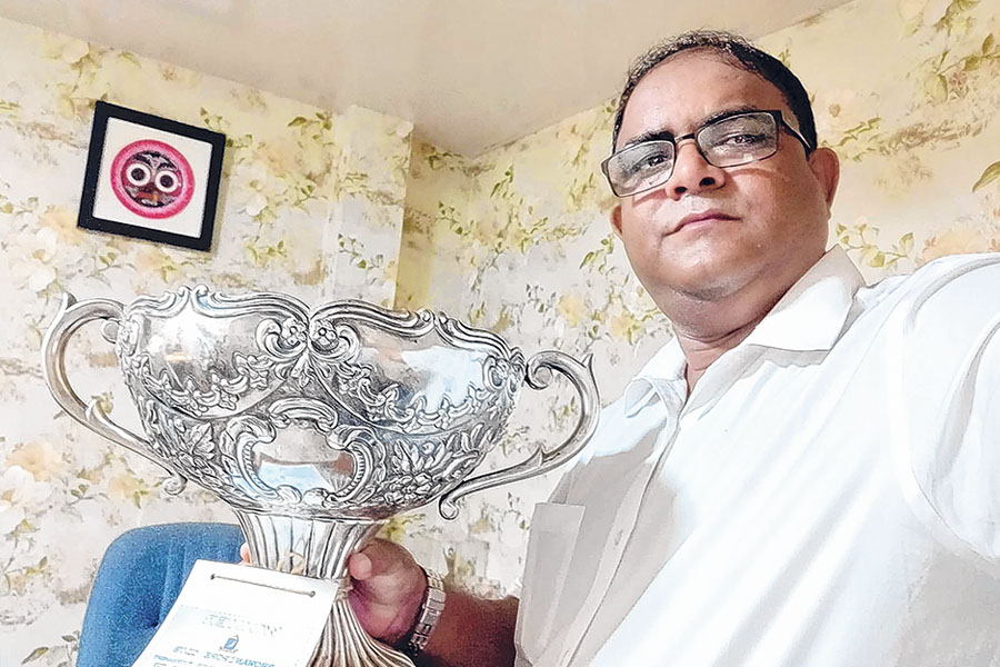 দুই দশক পর ক্লাব কোচিং থেকে ‘অবসর’, কেন এমন সিদ্ধান্ত মুনায়েমের?
