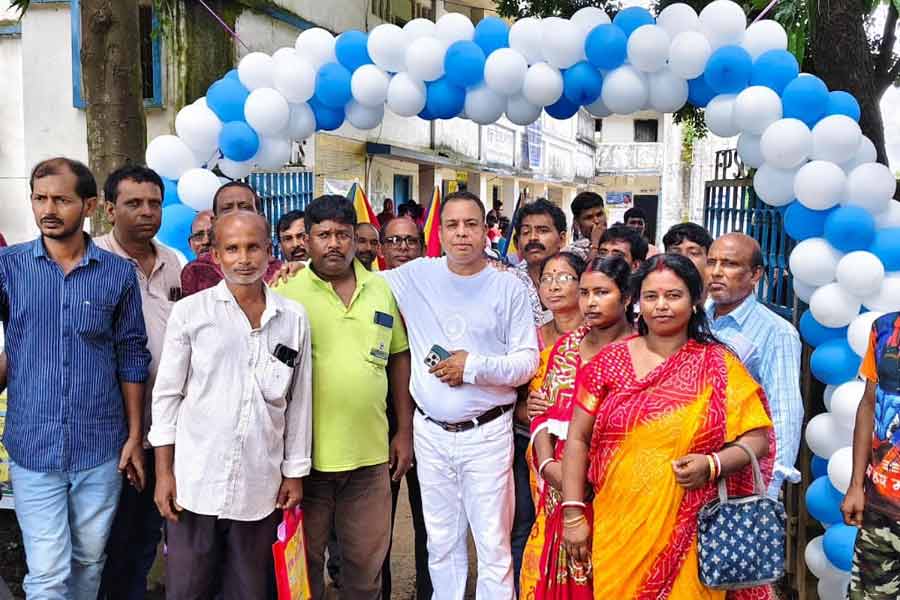 উলটপুরাণ! ‘আমাদের পাড়া আমাদের সমাধান’ প্রকল্পের প্রশংসায় বিজেপি নেতা