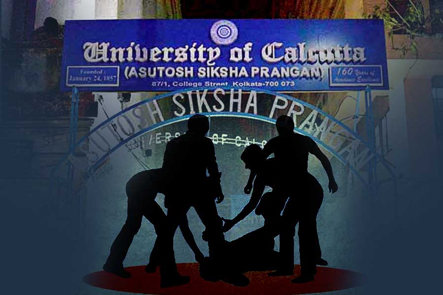 কলকাতা বিশ্ববিদ্যালয়ের পড়ুয়াদের ‘বাংলাদেশি’ বলে বেধড়ক মার! উত্তেজনা শিয়ালদহে