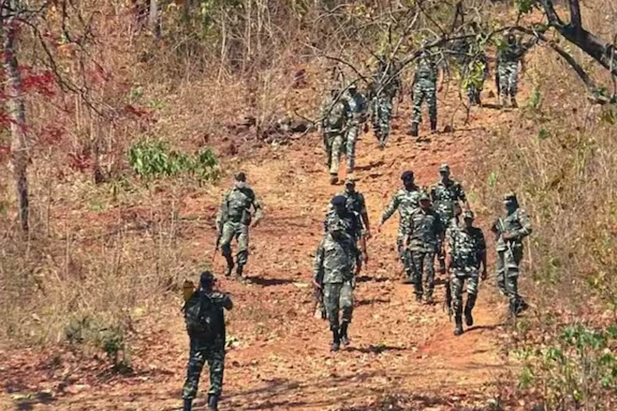 রক্তপাত ছাড়াই বড় সাফল্য ছত্তিশগড়ে, বস্তারে আত্মসমর্পণ ৩০ মাওবাদীর