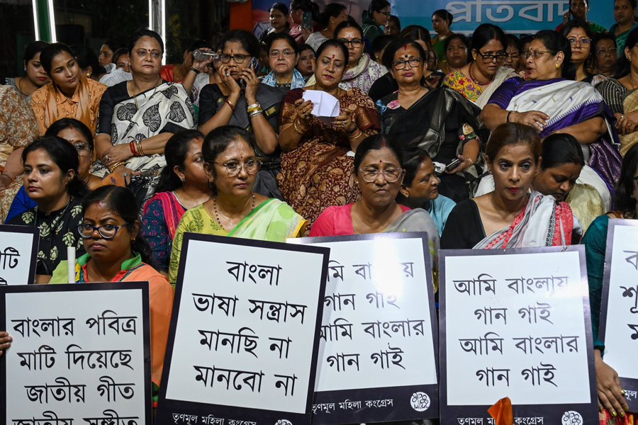 নিউ ইয়র্ক টাইমসে বাঙালি আক্রান্তের খবর, মুখ পুড়ল বিজেপির!