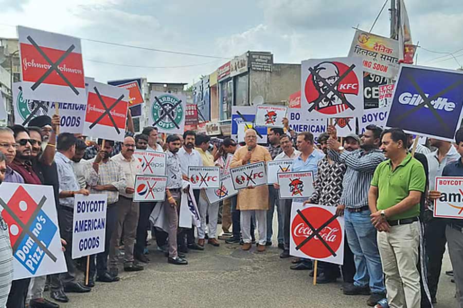 শুল্ক বাড়তেই বিপত্তি, বিপদের মুখে ভারতের হাজার হাজার কোটির ব্যবসা