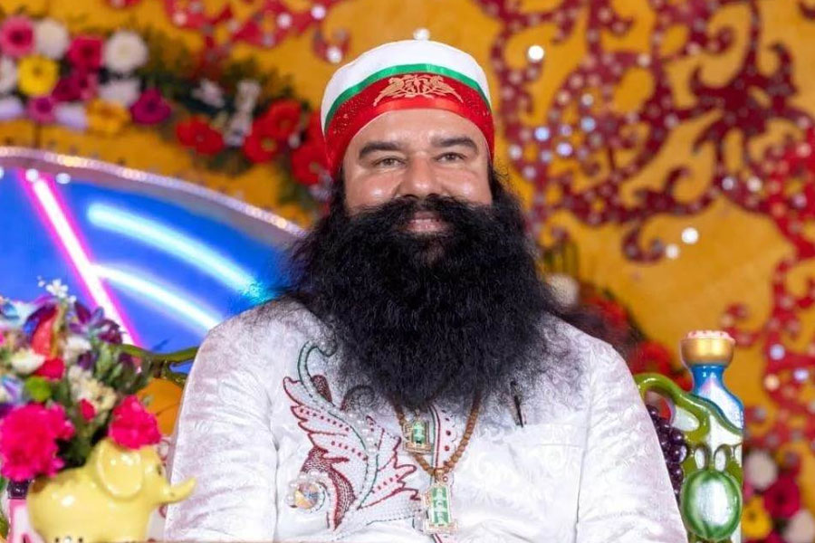 বিতর্কের মধ্যে ফের প্যারোলে মুক্তি, এবার ৪০ দিনের জন্য জেলের বাইরে ধর্ষণে সাজাপ্রাপ্ত রাম রহিম