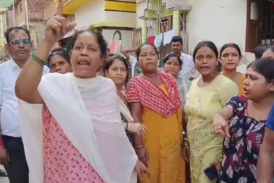 সম্পর্কে চিড়! ‘আত্মঘাতী’ সোদপুরের যুবক, প্ররোচনার অভিযোগে গ্রেপ্তার প্রেমিকা