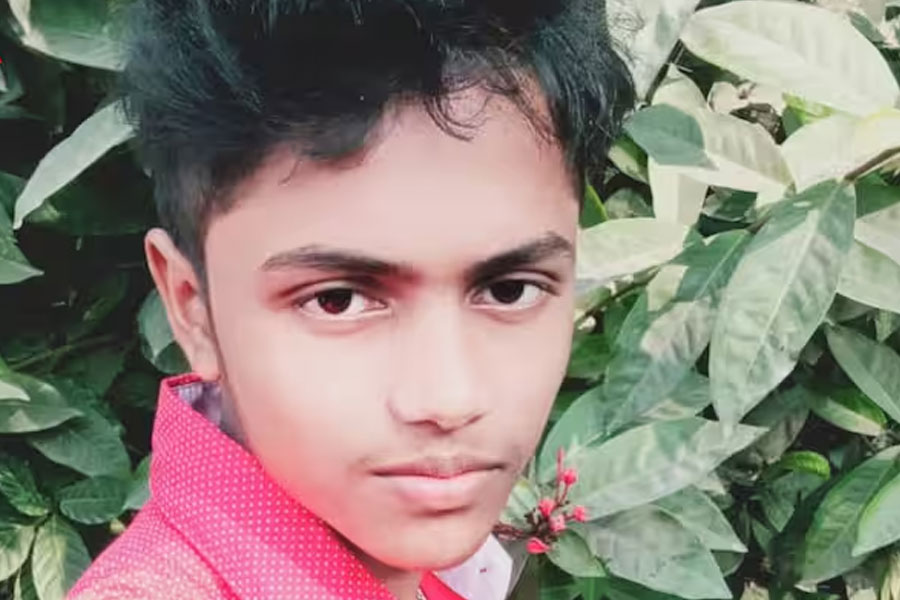 বাবা পরিযায়ী শ্রমিক, সংসারের জোয়াল কাঁধে কলকাতার পথেই মৃত্যু বাসন্তীর সৌমেন