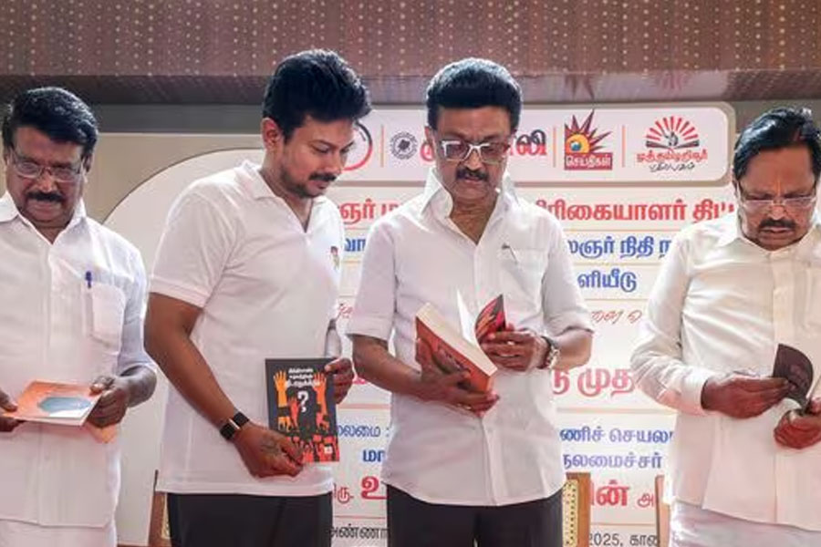 তামিলভূমে শুধুই তামিল ও ইংরেজি, হিন্দি আধিপত্য ঠেকাতে নয়া শিক্ষানীতি স্ট্যালিনের