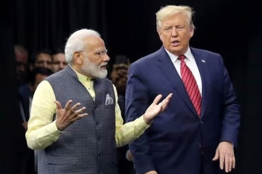 বারবার ফোন করছেন ট্রাম্প, ধরছেন না মোদি! শুল্কযুদ্ধের মাশুল?