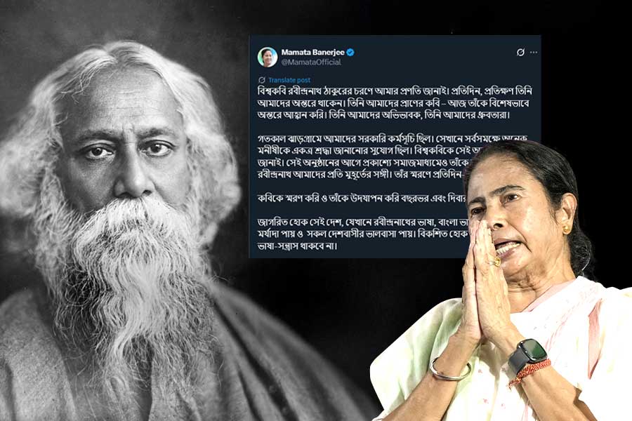 কবিগুরুকে প্রয়াণ দিবসে শ্রদ্ধা মমতার, ‘ভাষা-সন্ত্রাস’হীন দেশ গড়ার ডাক