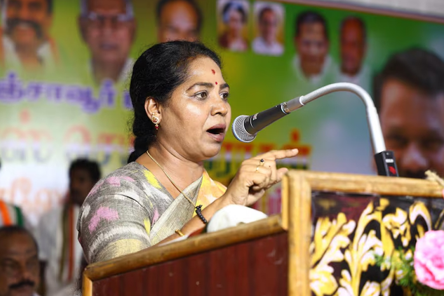 দিল্লিতে মহিলা সাংসদের হার ছিনতাই! রাজধানীতে নারীরা কি আদৌ নিরাপদ? উঠছে প্রশ্ন