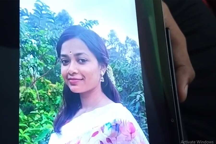 ডাক্তার হওয়ার চাপ, স্বপ্নের ‘মৃত্যু’ সহ্য করতে না পেরেই ‘আত্মঘাতী’ উনিশের দীপশিখা?