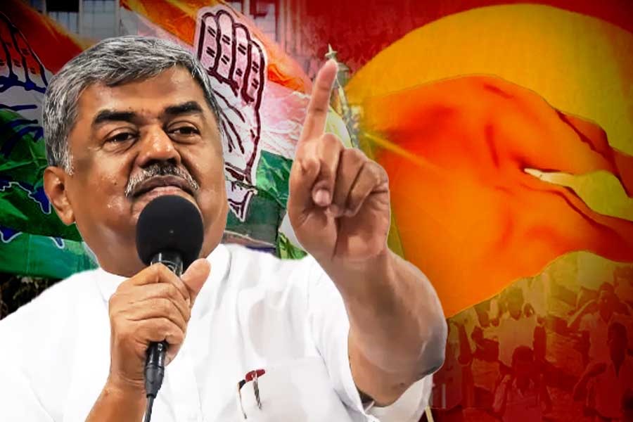 ইতিহাস ভুলিয়ে দেওয়াই ওদের কাজ! RSS-কে ‘ভারতীয় তালিবান’ বলে তোপ কংগ্রেস নেতার