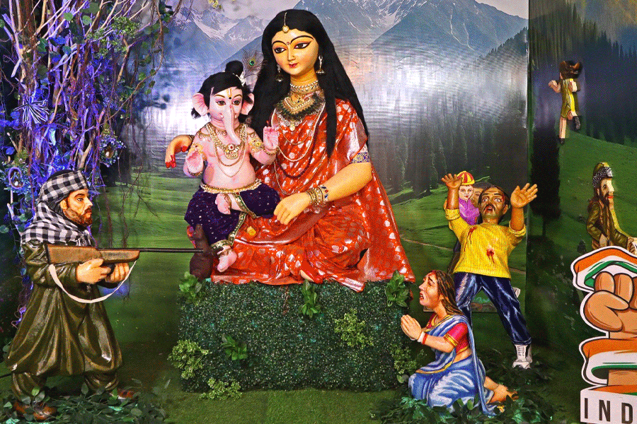 বাগুইআটির গণেশ পুজোয় থিম ‘অপারেশন সিঁদুর’, জওয়ানদের বীরত্বের কাহিনি