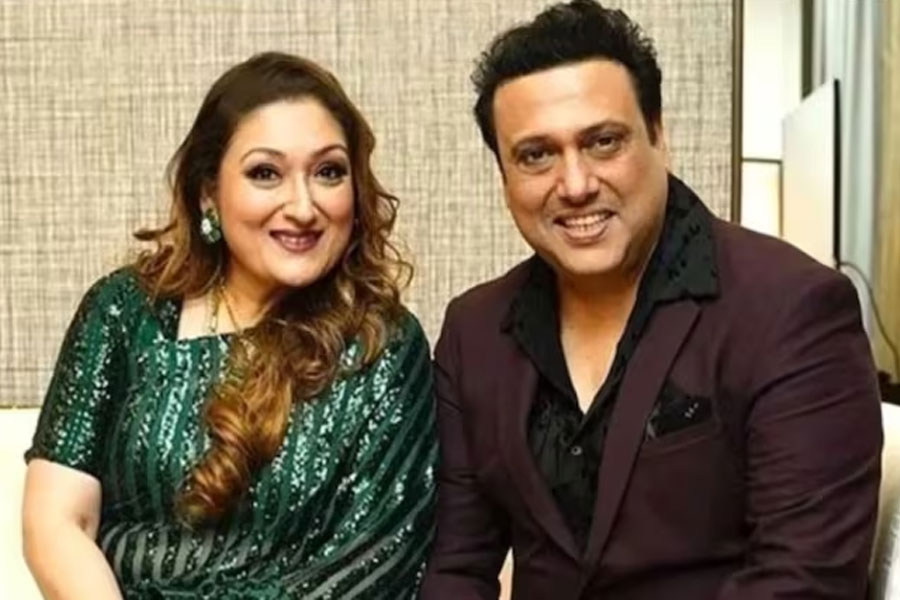 ‘গোবিন্দার মতো মানুষ হয় না’, ডিভোর্সের জল্পনায় ইতি টানলেন অভিনেতার আপ্ত-সহায়ক