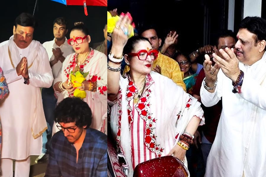 গণপতিই ঘোচালেন দাম্পত্যের দূরত্ব! ডিভোর্স জল্পনা উড়িয়ে বিসর্জনে এক ছাতার তলায় নাচ গোবিন্দা-সুনীতার