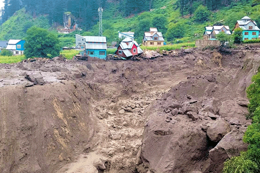 কাশ্মীরে মেঘভাঙা বৃষ্টিতে মৃত অন্তত ৩৩, হু হু করে বাড়ছে হতাহতের সংখ্যা, শোকপ্রকাশ মোদির
