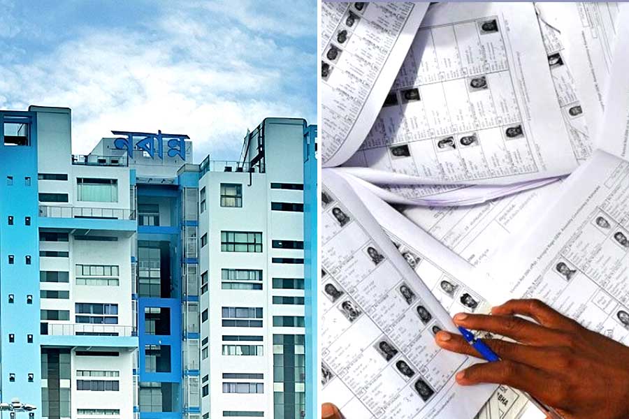 FIR নয়, ভোটার তালিকায় কারচুপির অভিযোগে সাসপেন্ডেড রাজ্যের ৪ নির্বাচনী অফিসার