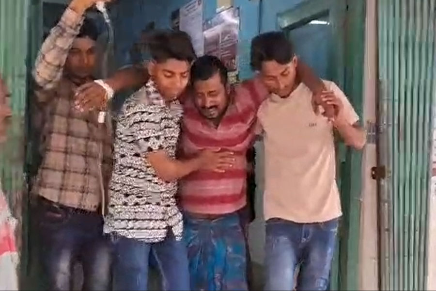 ফের ওড়িশা! বাংলাদেশি সন্দেহে মুর্শিদাবাদের ৮ পরিযায়ী শ্রমিককে রাতভর বেধড়ক ‘মারধর’