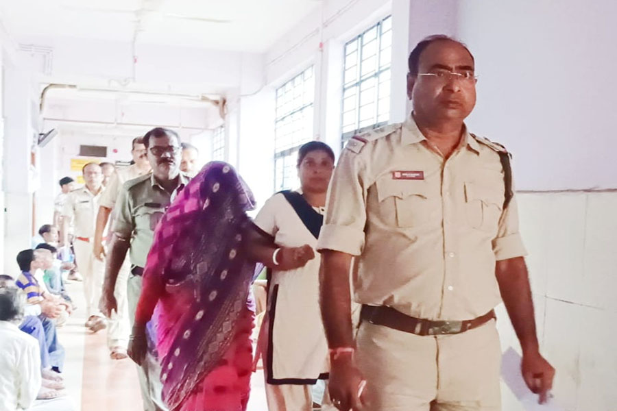 পারিবারিক শত্রুতার জের! দেওরের নাবালিকা মেয়েকে পাচার ও ধর্ষণে মদত জেঠিমার