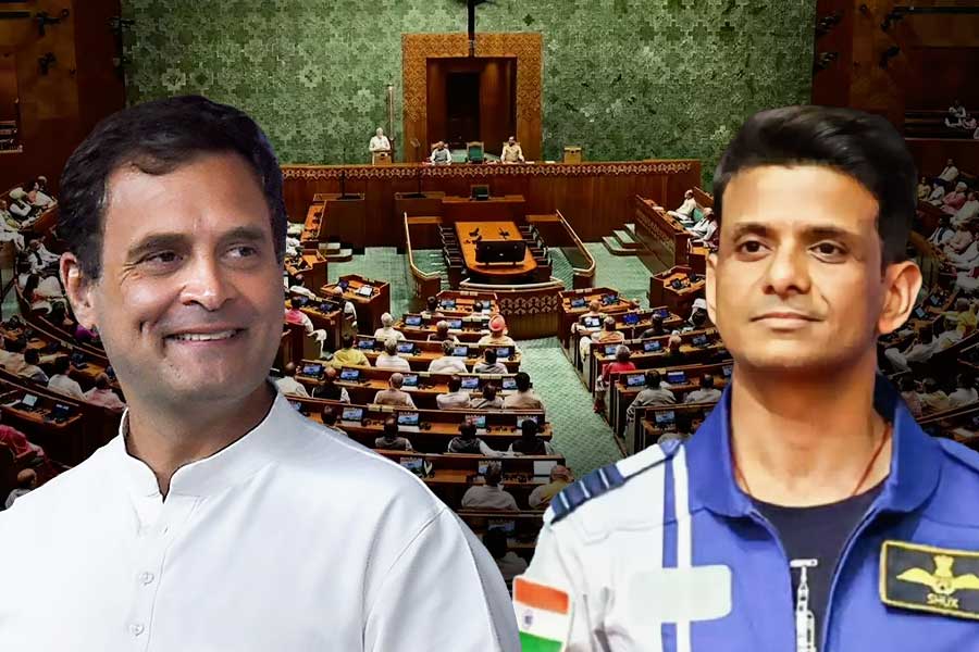 শুভাংশুর সাফল্য নিয়ে আলোচনায় সংসদে গরহাজির রাহুল, ‘দুর্ভাগ্যজনক’ বলল বিজেপি