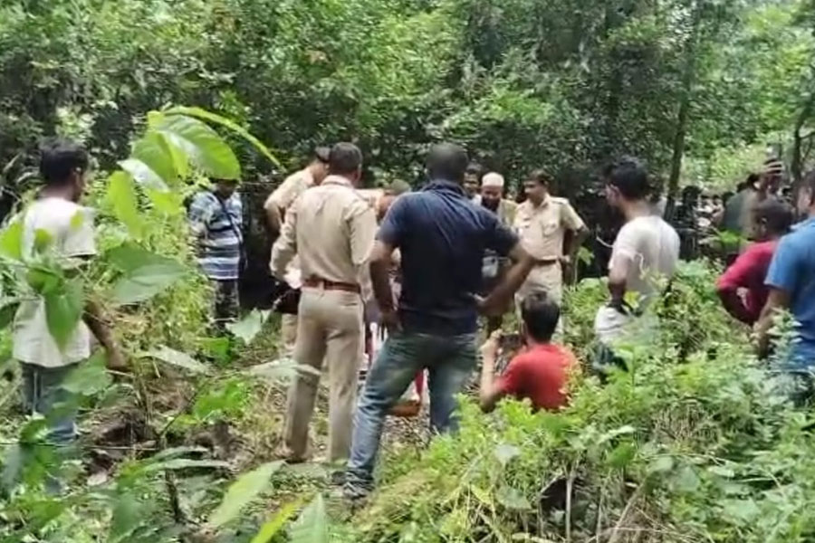 একটি কঙ্কাল ও পরকীয়া! উস্তিতে ফাঁস সিনেমাকে হার মানানো হত্যারহস্য