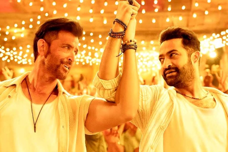 ‘ওয়ার ২’তে ভরপুর দেশাত্মবোধ, ‘শোলে’র জয়-বীরুর বন্ধুত্ব মনে করালেন হৃতিক-এনটিআর