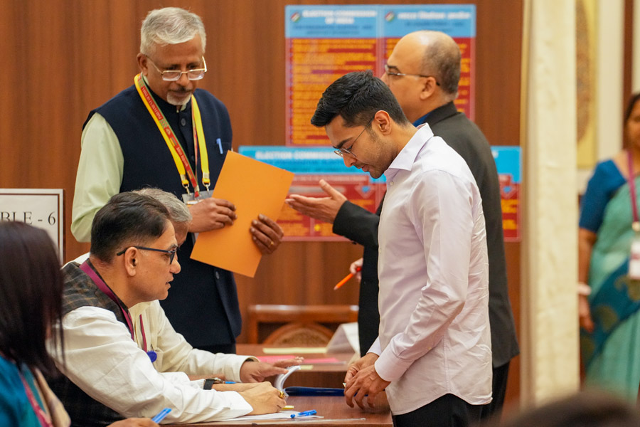উপরাষ্ট্রপতি নির্বাচনেও টাকার বস্তা নিয়ে নেমেছিল বিজেপি! ‘ক্রস ভোট’ নিয়ে বিস্ফোরক অভিষেক