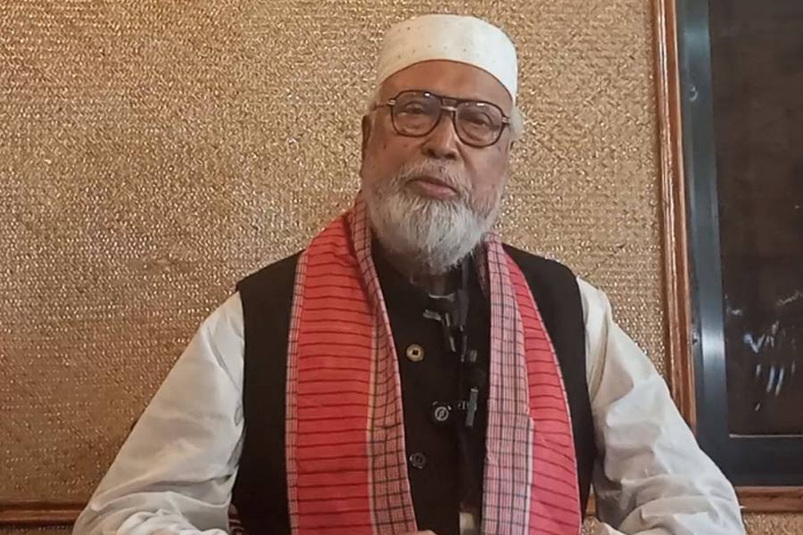 ‘আমার বাড়ি ভেঙে দেশে শান্তি এলে আমি রাজি’, হামলার মুখেও অটল বাংলাদেশের ‘বঙ্গবীর’