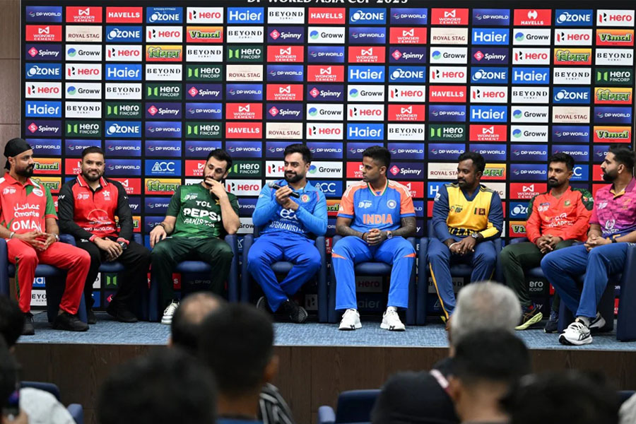 বিতর্ক এড়ানোর মরিয়া চেষ্টা, ‘ক্যাপ্টেনস মিটে’ সূর্য-আঘাদের দূরত্ব বজায় রাখার নির্দেশ আয়োজকদেরই!