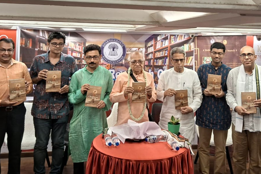 মহাপ্রভুকে জানবে বিশ্ব, প্রকাশিত নৃসিংহপ্রসাদ ভাদুড়ী রচিত ‘চৈতন্যদেব’-এর ইংরেজি অনুবাদ