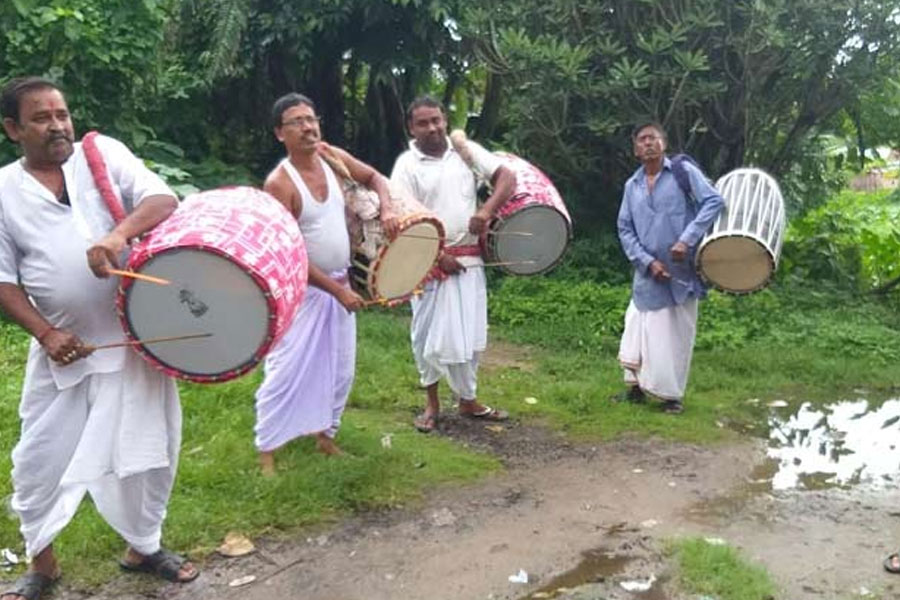 আক্রান্ত হওয়ার আশঙ্কা! ছত্তিশগড় রওনার আগে পুলিশকে তথ্য দিলেন ‘আতঙ্কিত’ ওন্দার ঢাকিরা