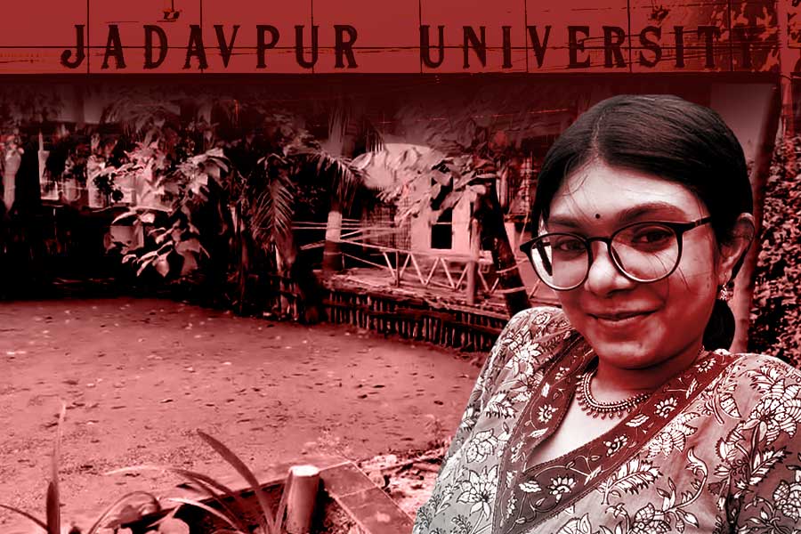 যাদবপুরের ছাত্রীমৃত্যুতে স্বতঃপ্রণোদিত মামলা জাতীয় মহিলা কমিশনের, নগরপালকে চিঠি