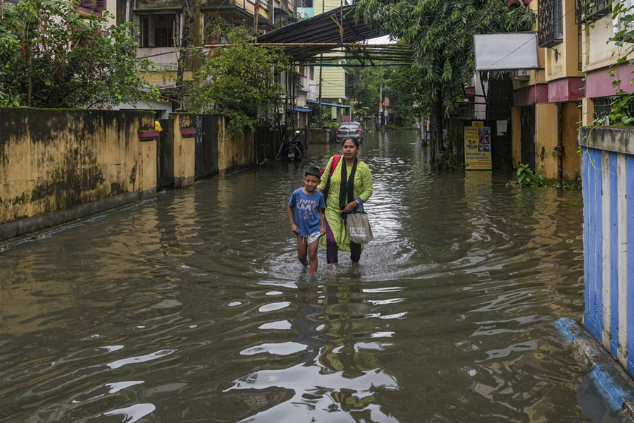 কলকাতায় একরাতের বৃষ্টি ছাপিয়ে গেল আমফানের ভয়াবহ দুর্যোগকেও! পরিমাণ জানেন?