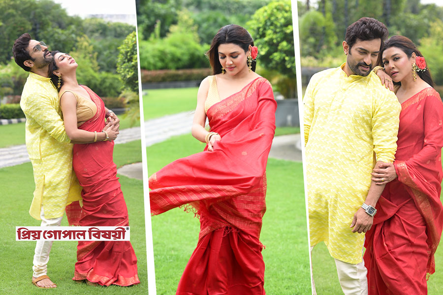 Durga Puja 2025: Jaya Ahsan, Jeetu Kamal's Saptami look in Priya Gopal Bishoyi's collection