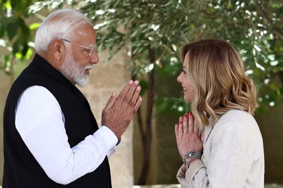 ‘এটাই ওঁর মন কি বাত’, মেলোনির স্মৃতিকথার ভূমিকায় লিখলেন মোদি