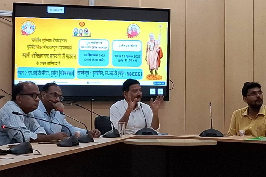 শিক্ষাক্ষেত্রে গৈরিকীকরণ! ক্যাম্পাসে দীক্ষা দেবেন পুরীর শঙ্করাচার্য, ঘোষণায় বিতর্কে দুর্গাপুর NIT